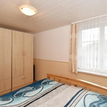 Ferienwohnung Fuer 4 Personen Ca 45 Qm In Ostseebad Sellin, Ostseekueste Deutschland Ostseekueste Mecklenburg-vorpommern Apartment *